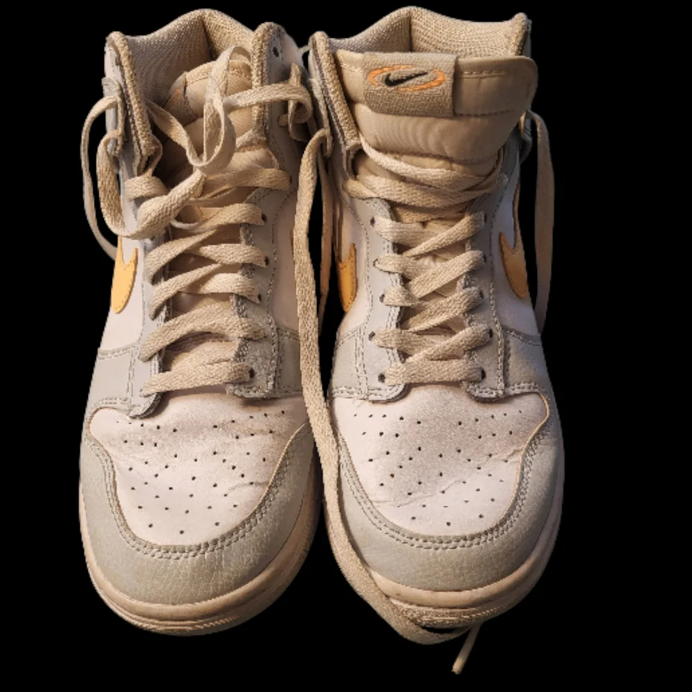 Nike Women's Nike Dunk High-Tops - Picture 2 of 6